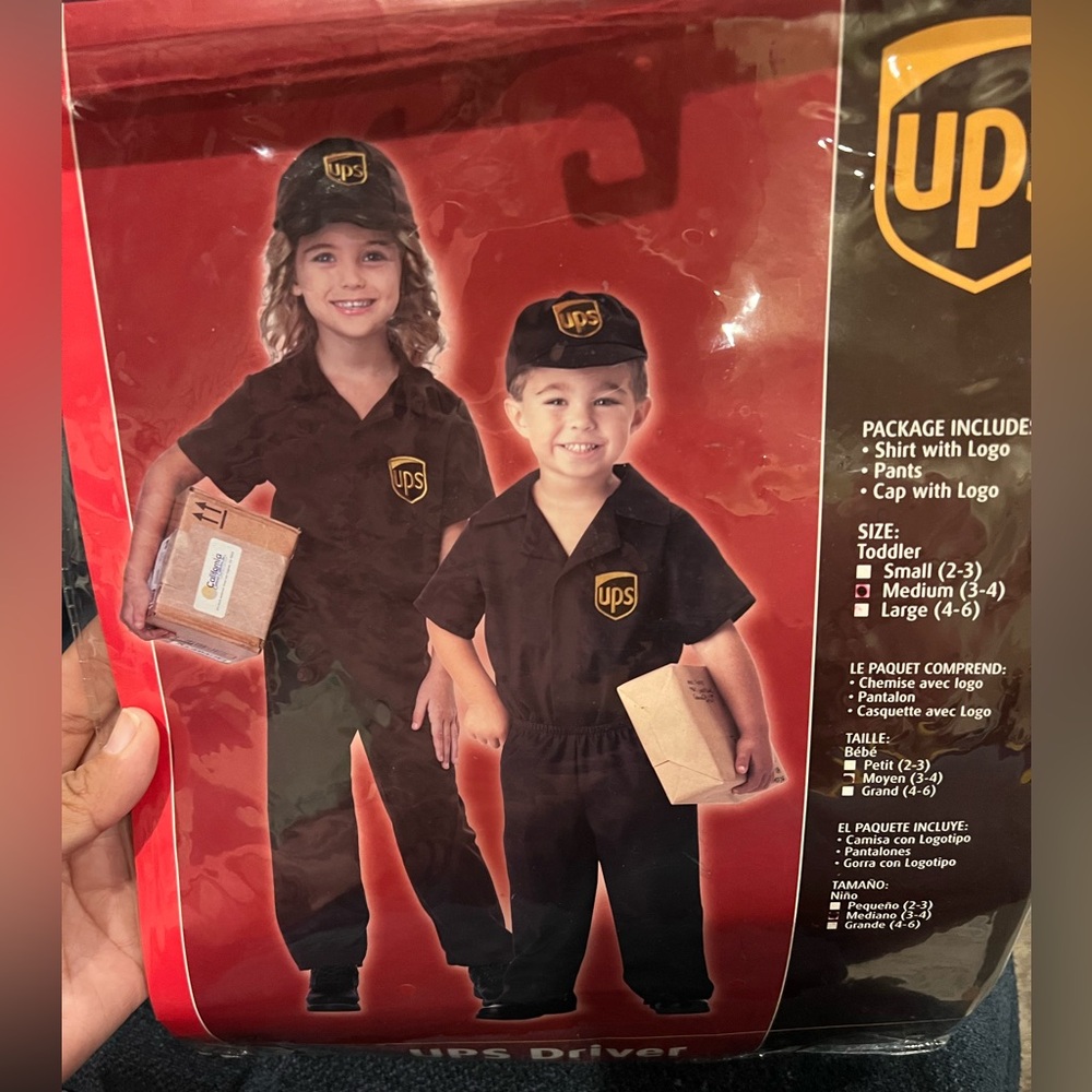 UPS‎ COSTUME